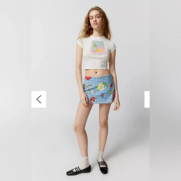 ୨୧ ･ﾟ✧ Urban Outfitters Cheese & Wine Doodle Baby Tee - Picture 2 of 6